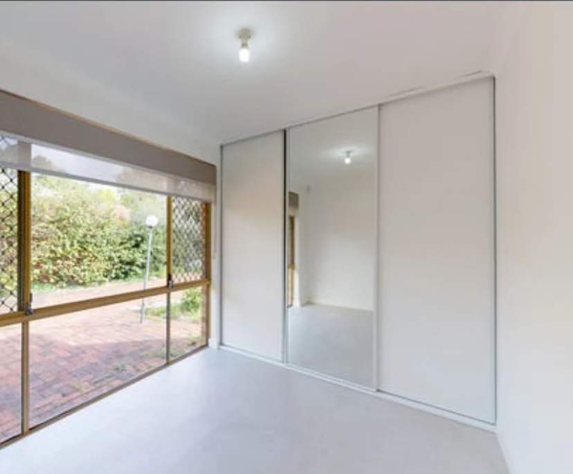 Unfurnished room in a flatshare