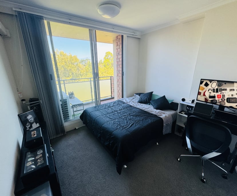 Furnished room in a flatshare