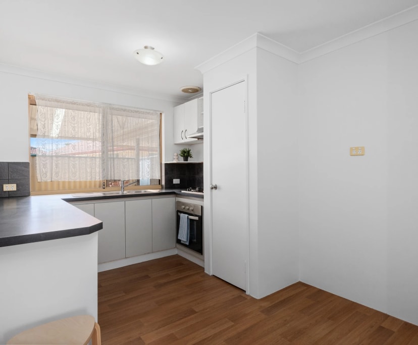 $375, Share-house, 5 bathrooms, Bertram WA 6167