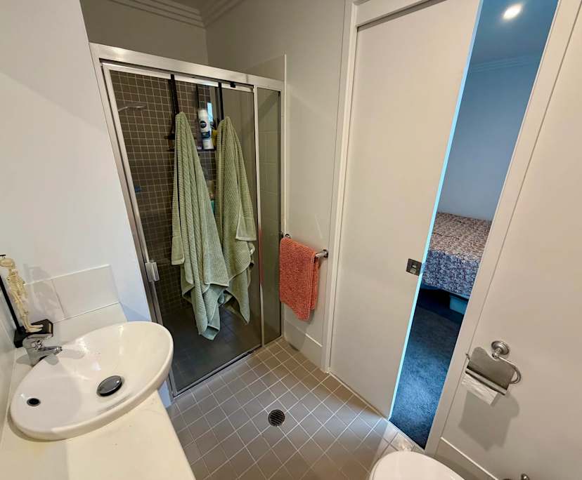 $350, Share-house, 2 bathrooms, Annerley QLD 4103