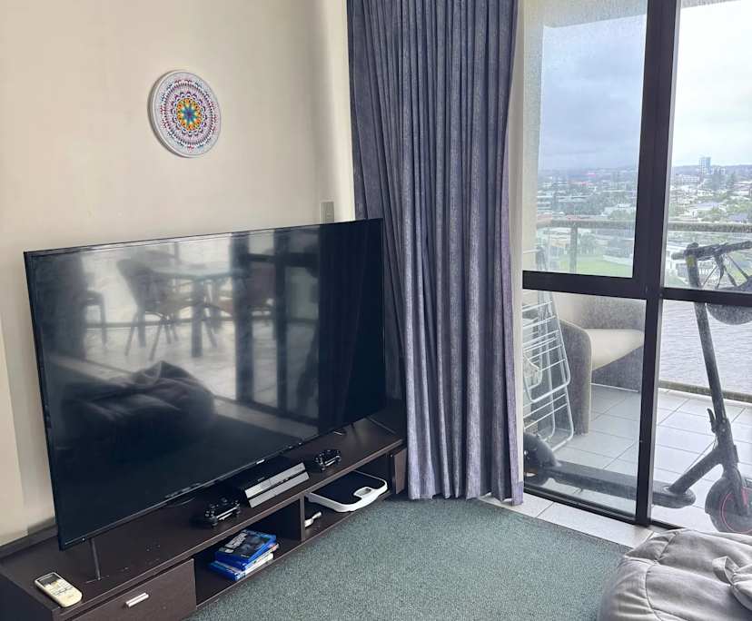 Furnished room with ensuite in a flatshare