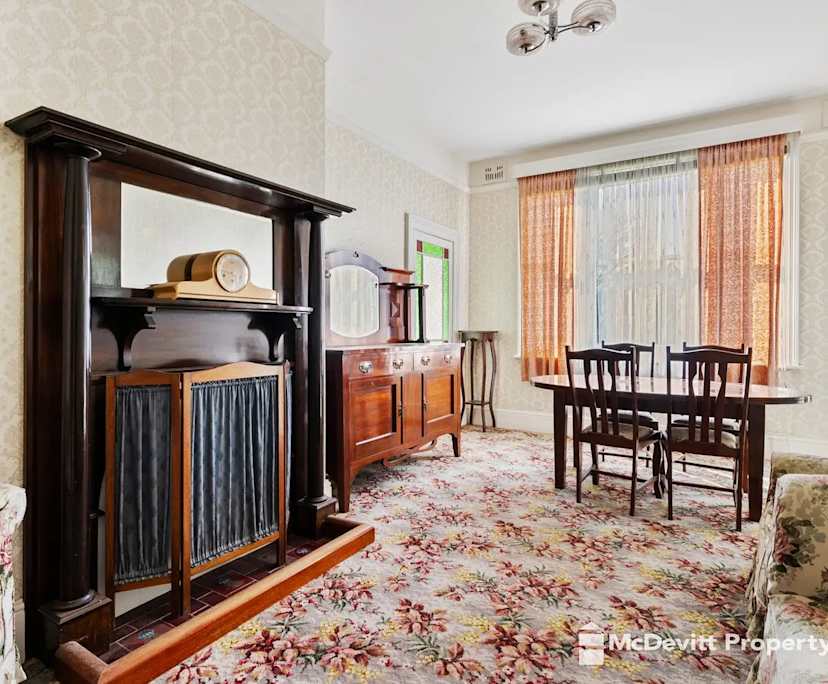 Furnished room in a share house