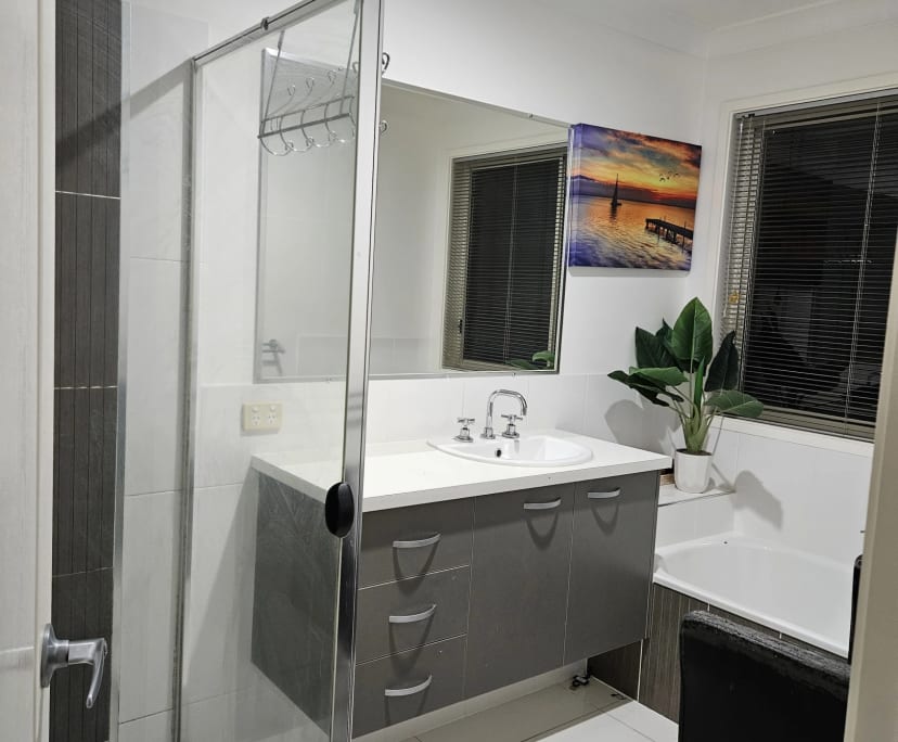 Room in a share house