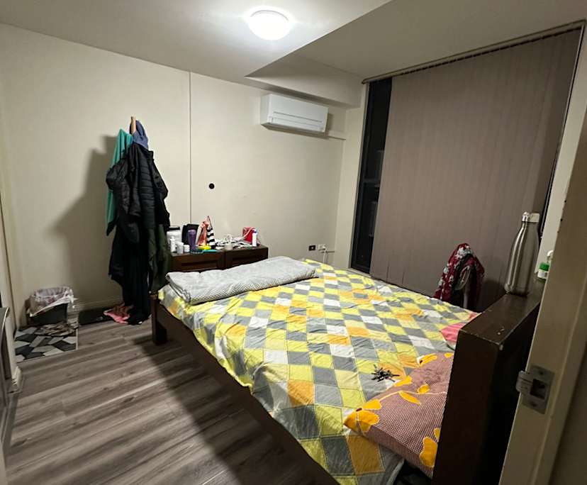 Furnished room with ensuite in a flatshare