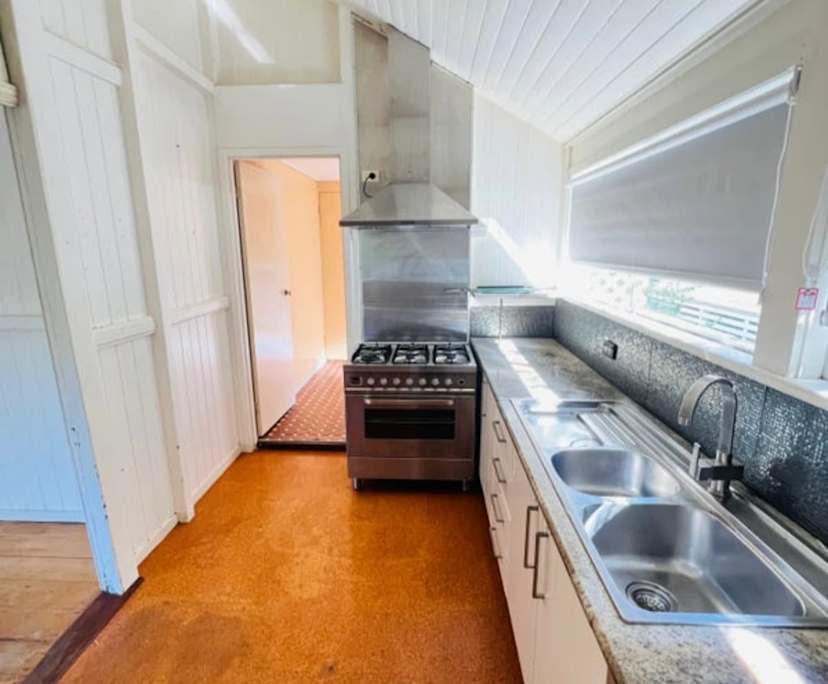 $290, Share-house, 3 bathrooms, Indooroopilly QLD 4068