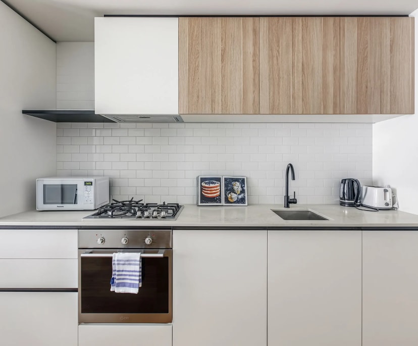 $750, Whole-property, 2 bathrooms, West Melbourne VIC 3003