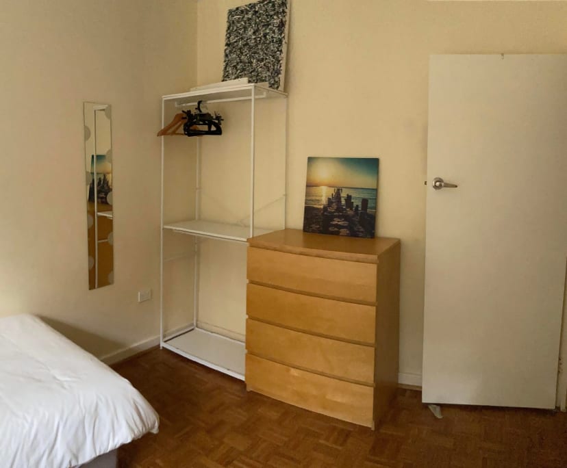 Furnished room in a flatshare