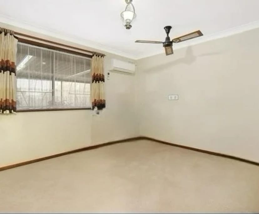 Unfurnished room in a share house