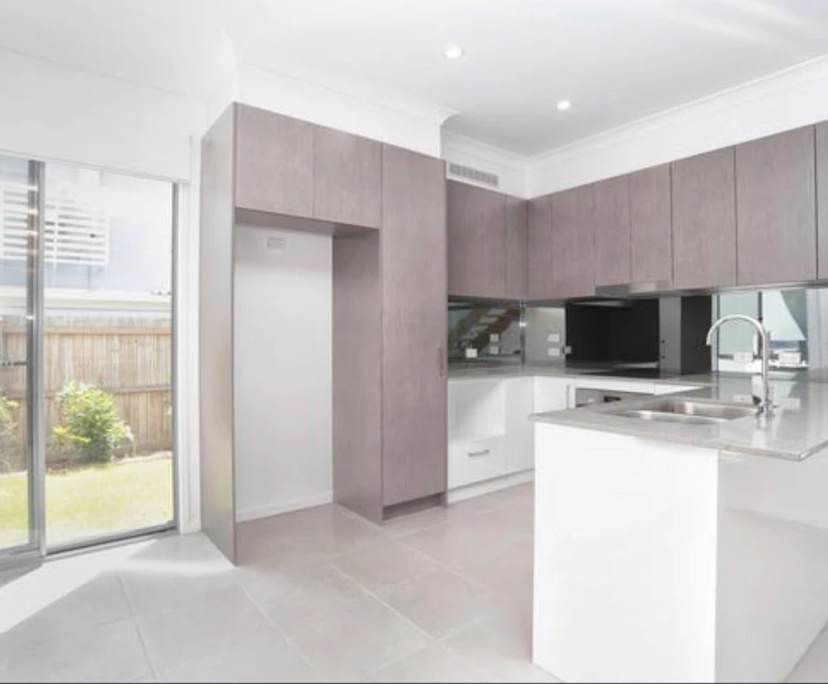 $355, Share-house, 2 bathrooms, Carina QLD 4152