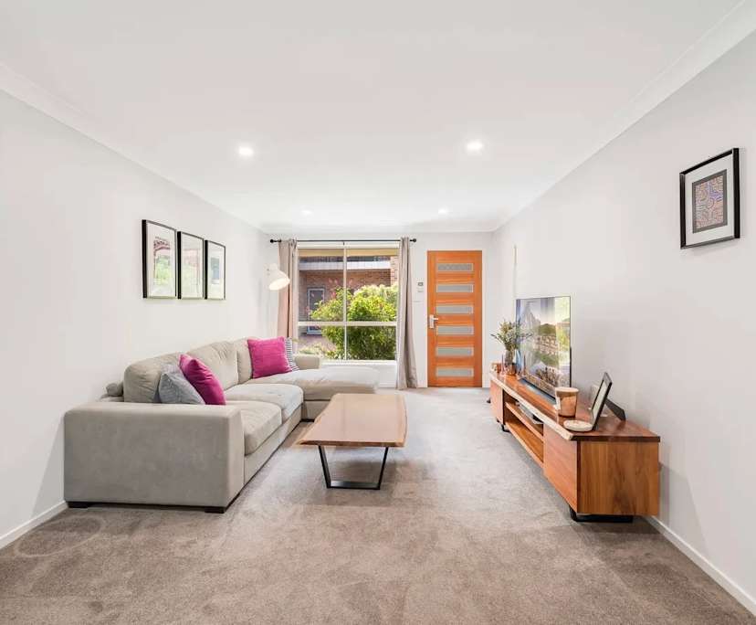 Unfurnished room in a flatshare