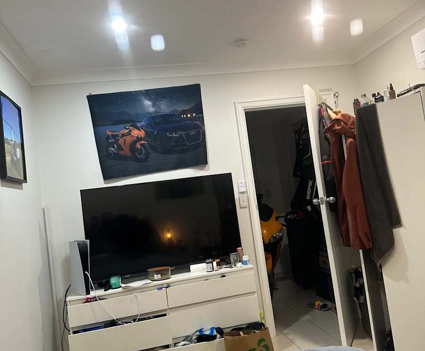 Room in a share house