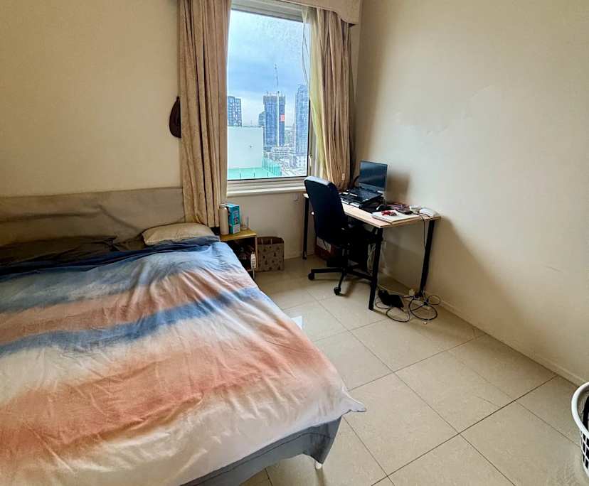 Furnished room in a flatshare