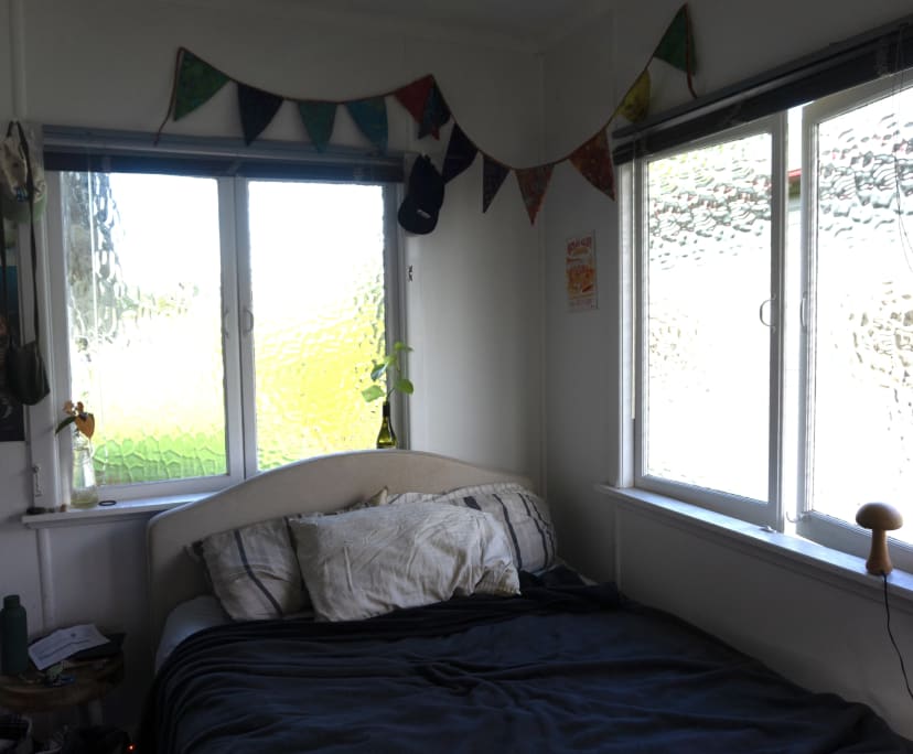 Room in a share house