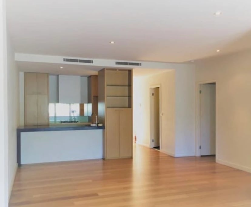 Furnished room with ensuite in a flatshare