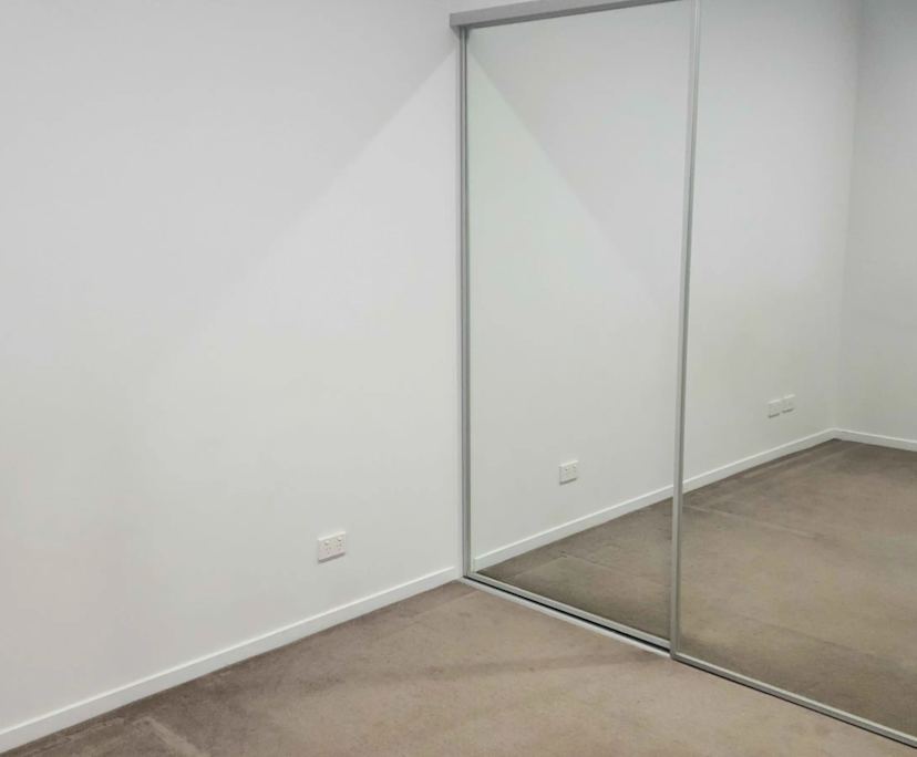 Unfurnished room with own bathroom