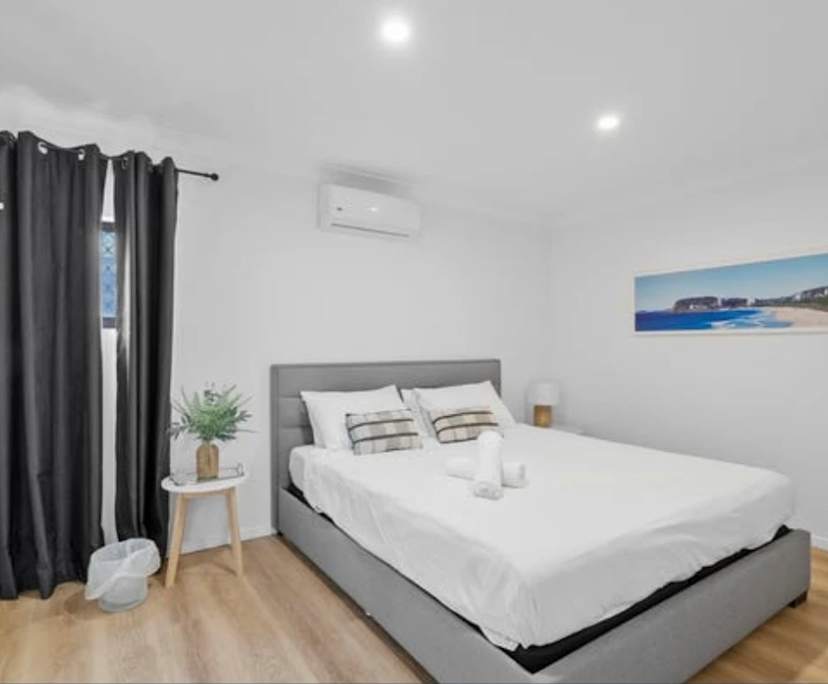 Furnished room in a flatshare