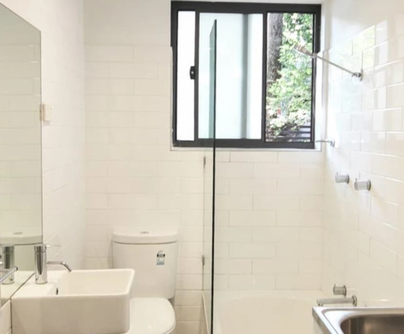 Unfurnished room in a flatshare