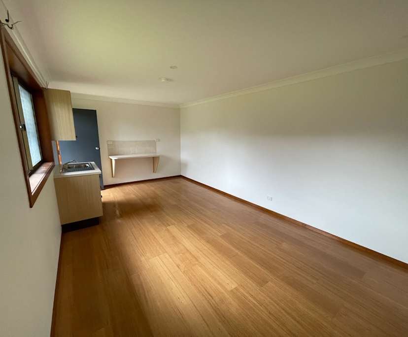 Unfurnished room with own bathroom