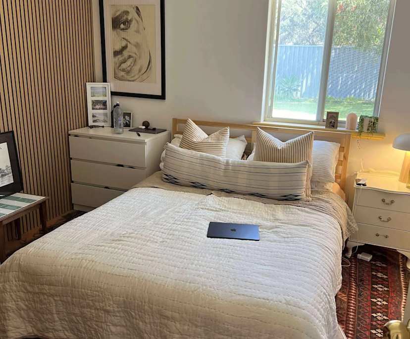 Furnished room in a share house