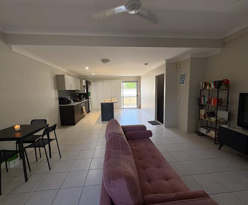 Room in a share house