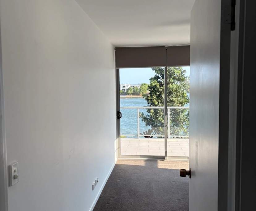 Unfurnished room with ensuite in a flatshare