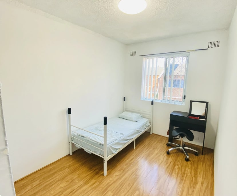 Furnished room in a flatshare