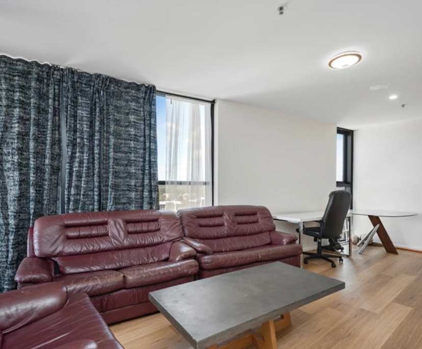 Furnished room with ensuite in a flatshare