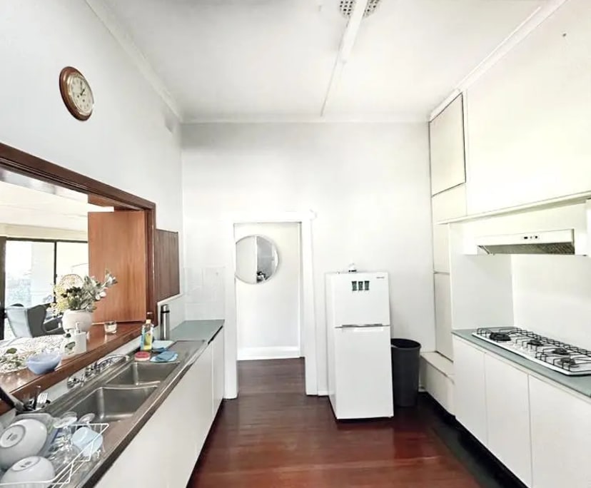 2 Rooms for Rent in Dalkeith, Perth 360450, Furn...