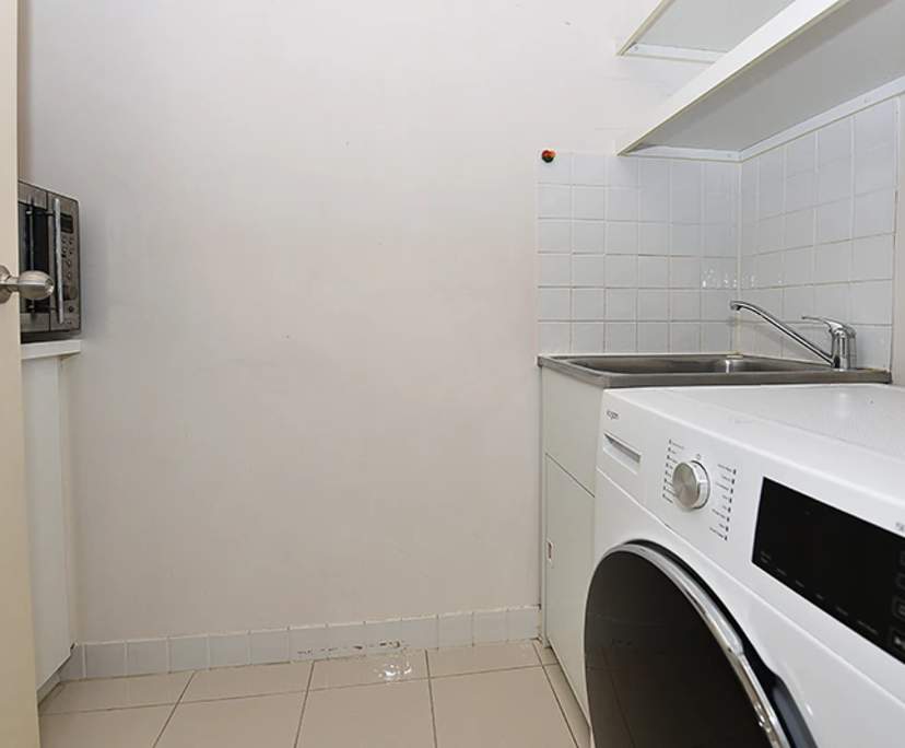 $1,075, Whole-property, 2 bathrooms, Melbourne VIC 3000