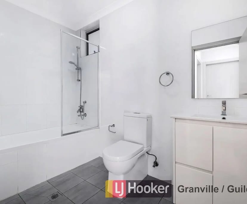 $300, Flatshare, 2 bathrooms, Sefton NSW 2162