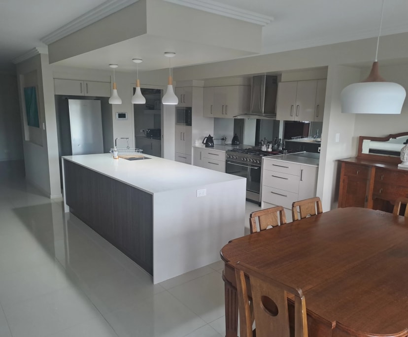 $350, Share-house, 4 bathrooms, Helensvale QLD 4212