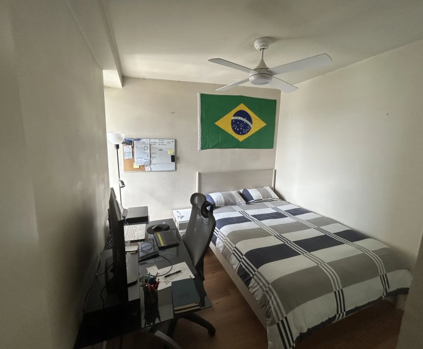 Furnished room in a flatshare
