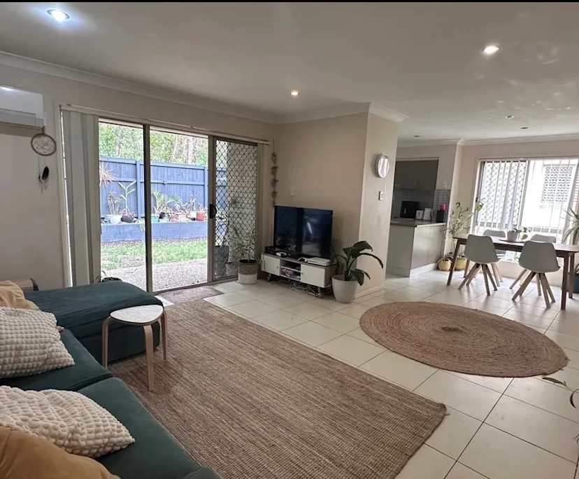 Room in a share house