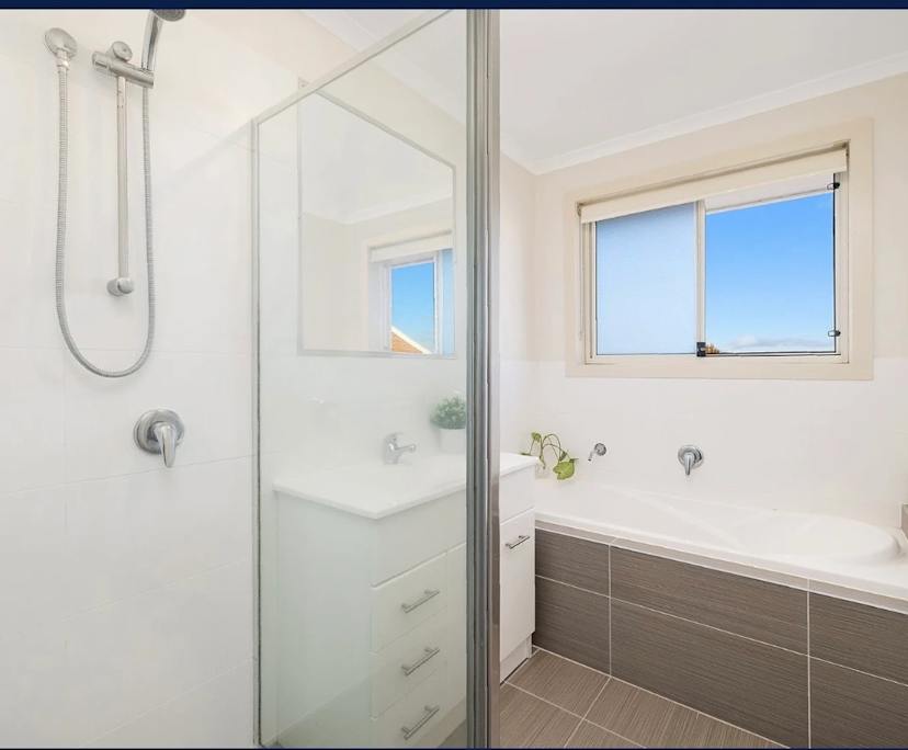 Room in a share house