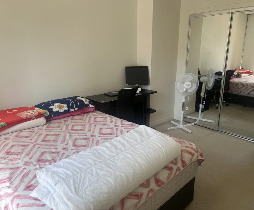 Furnished room in a flatshare