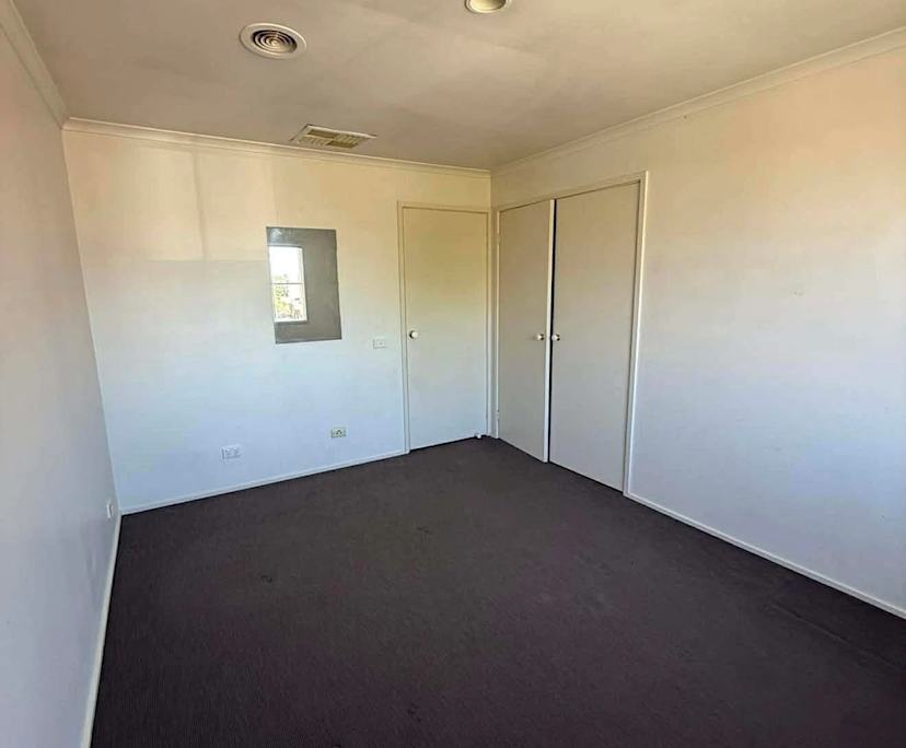 Unfurnished room in a share house