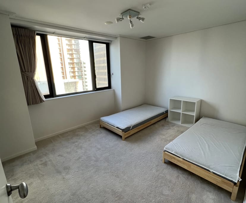 Furnished room in a flatshare