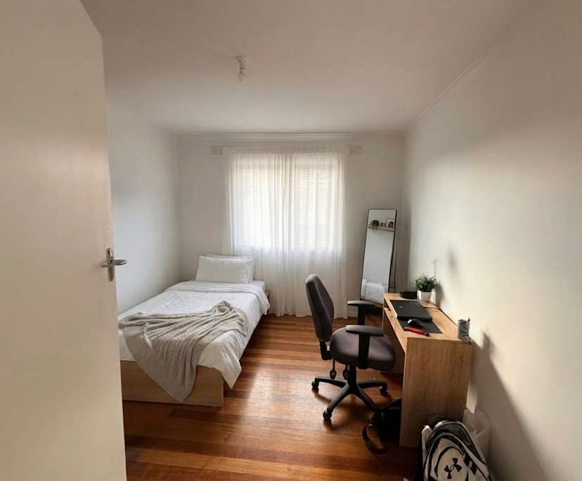 Room in a share house