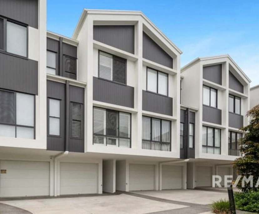 Unfurnished room with ensuite in a share house