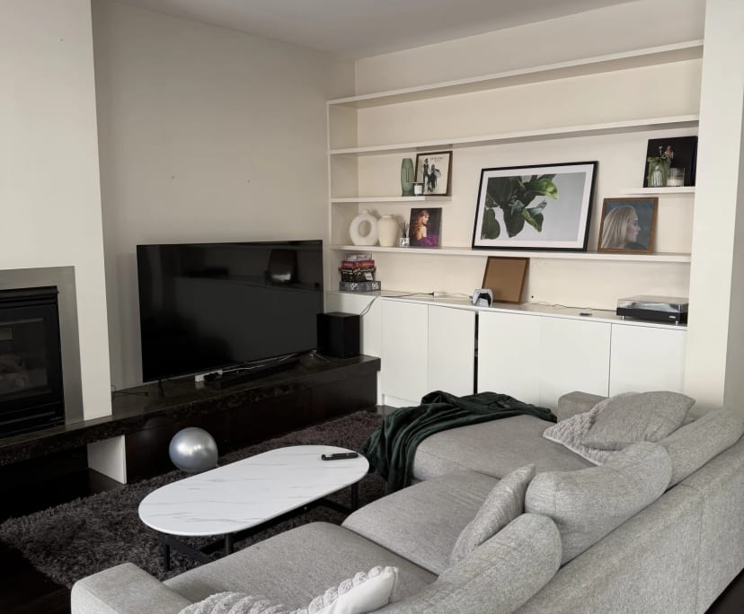 Unfurnished room with own bathroom