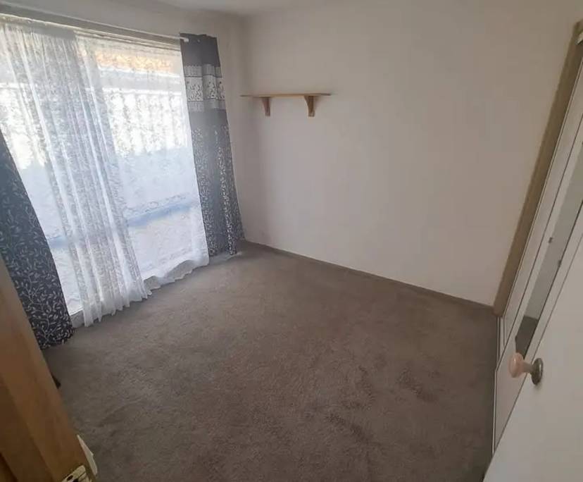 Unfurnished room with own bathroom