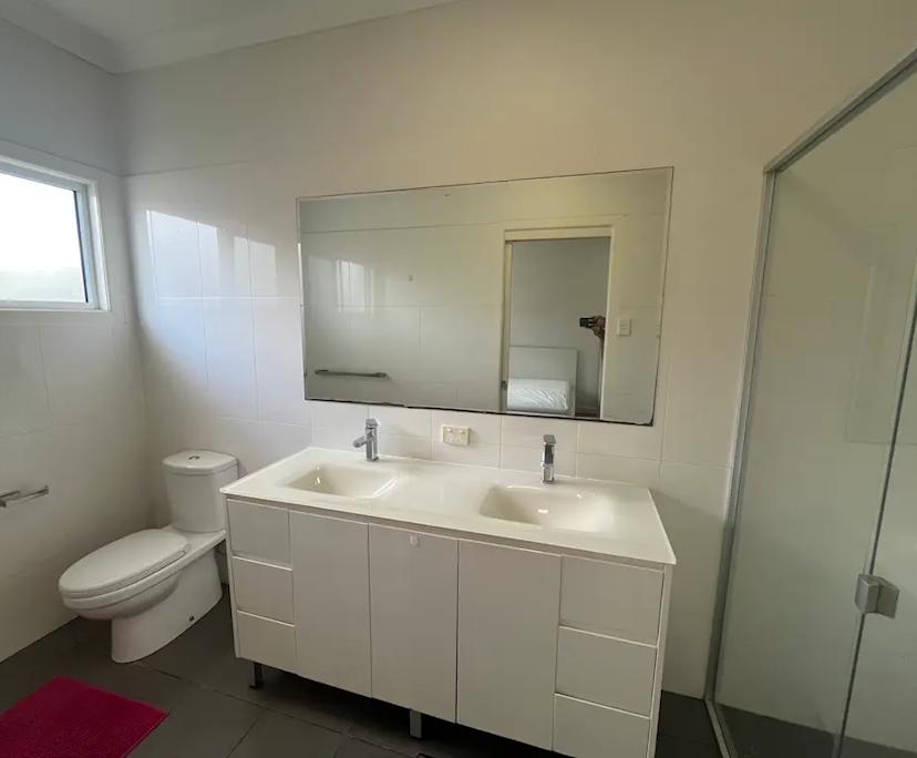 $420, Share-house, 4 bathrooms, East Brisbane QLD 4169