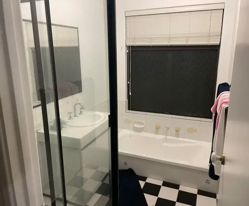 Furnished room in a share house