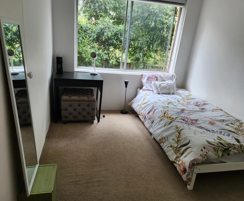 Furnished room in a flatshare