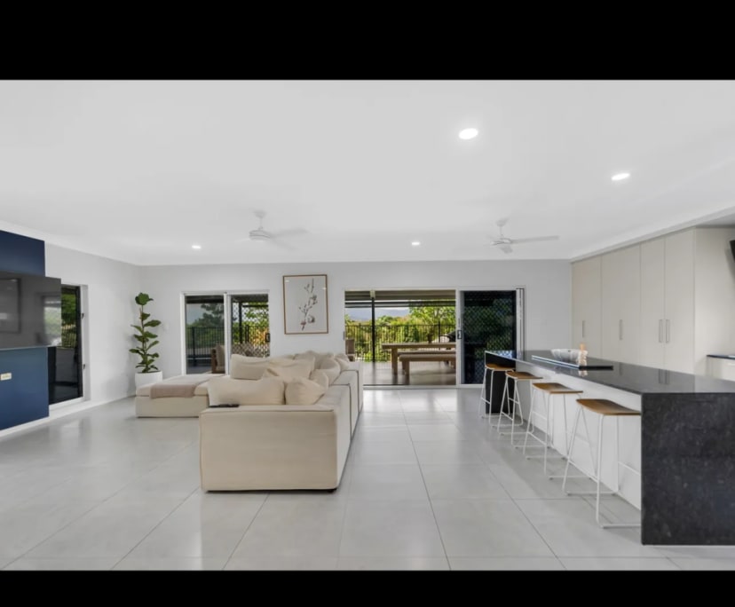 $300, Share-house, 3 bathrooms, White Rock QLD 4868