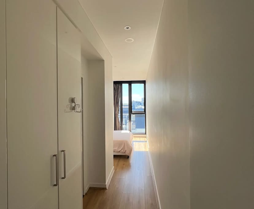 Furnished room with ensuite in a flatshare