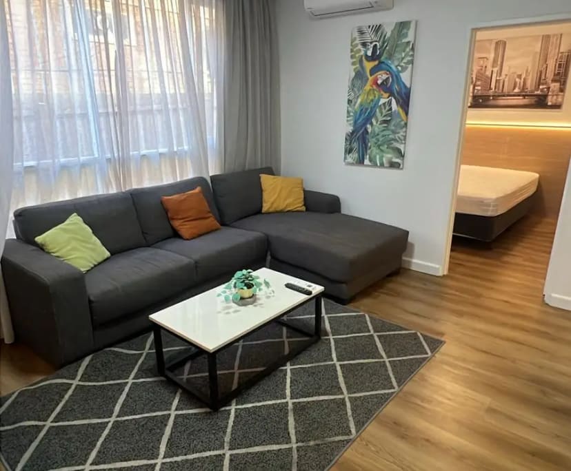 $800, Whole-property, 2 bathrooms, Saint Kilda East VIC 3183