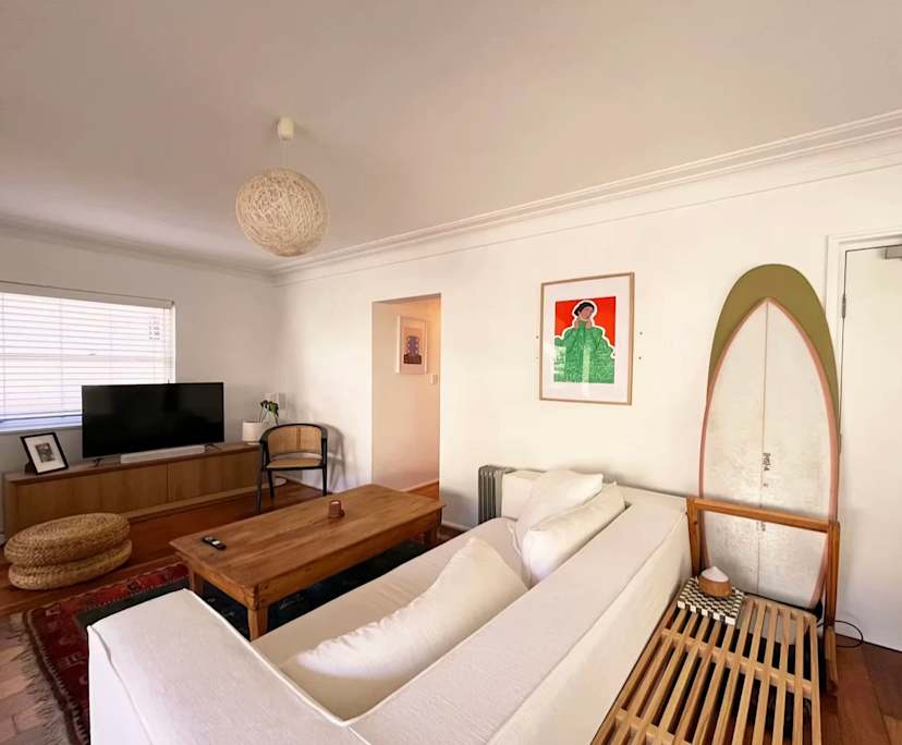 Furnished room in a flatshare