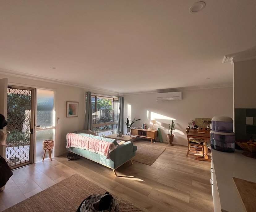 Room in a share house