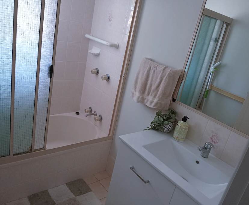 $230, Flatshare, 2 bathrooms, Urangan QLD 4655